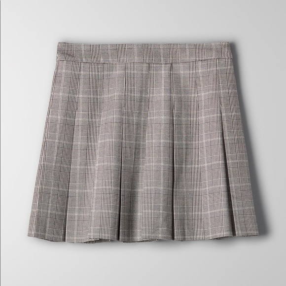 *SOLD* NWOT Aritzia Sunday Best Olive Skirt Size 4 - Picture 1 of 4
